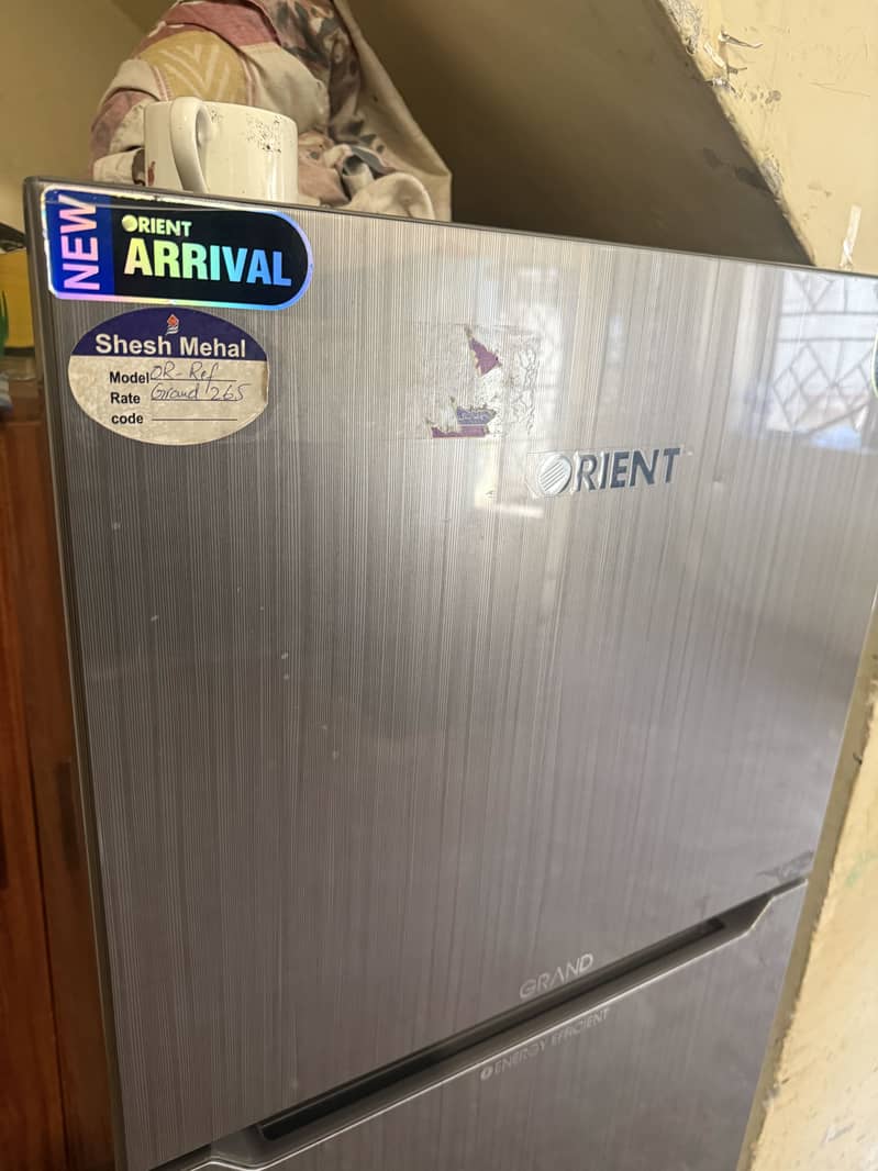 Orient medium size fridge, 10/10 1