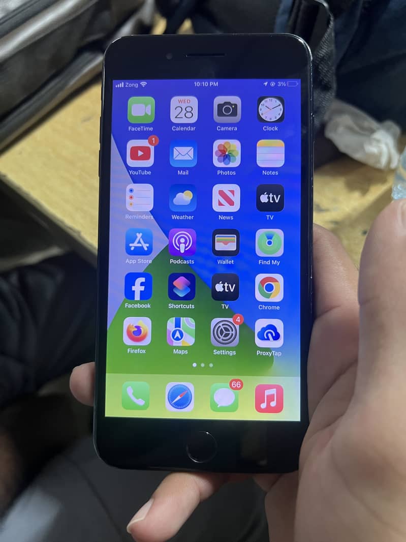 Apple iPhone 7 Plus 0
