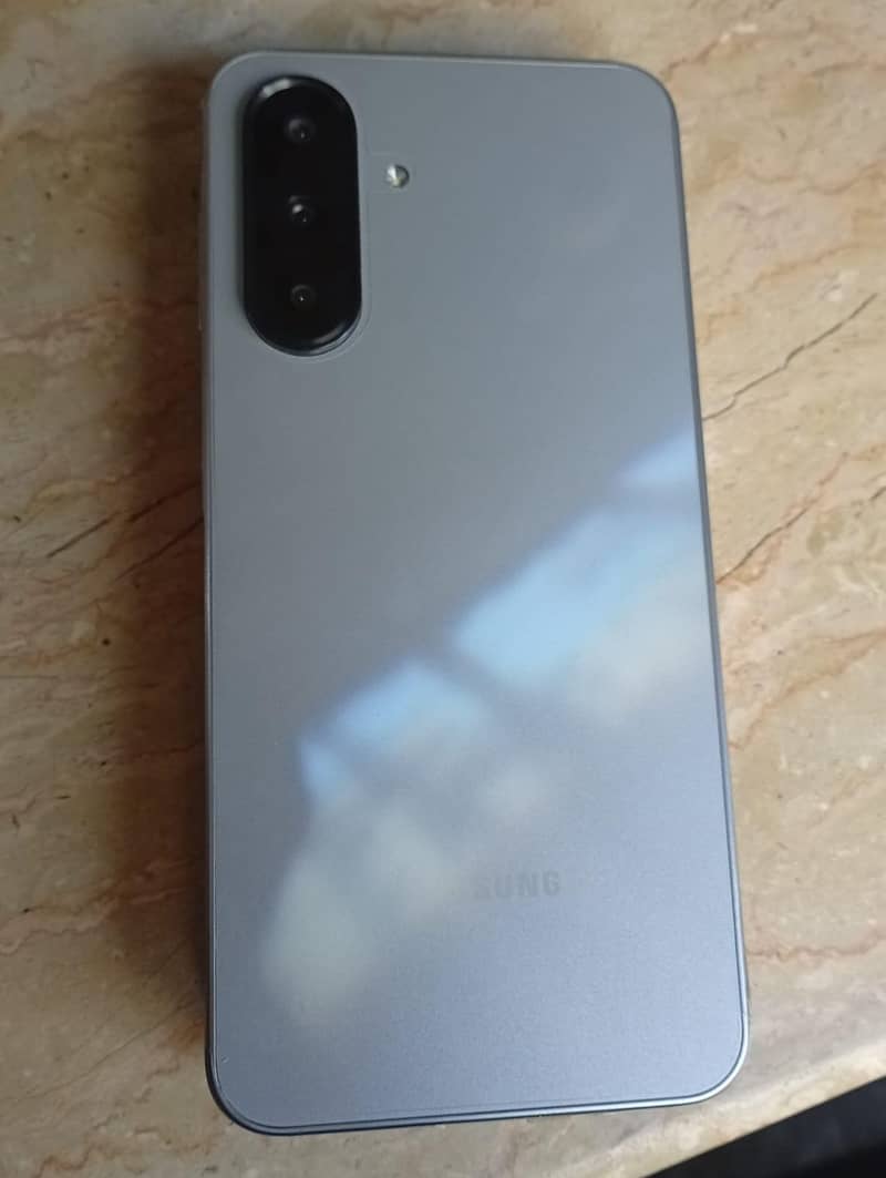 Samsung Mobile A17 1