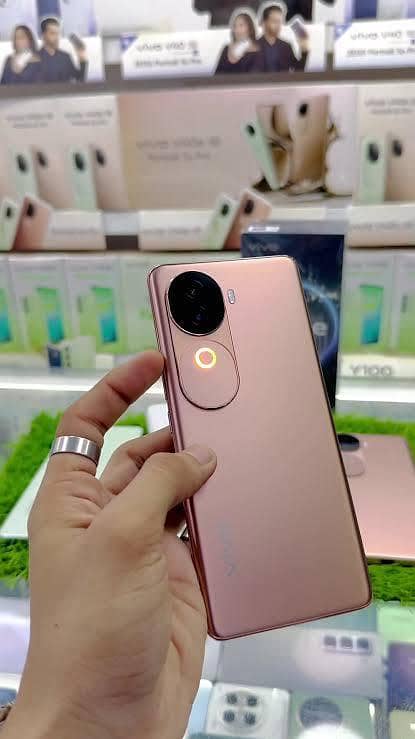 Vivo V40e 1