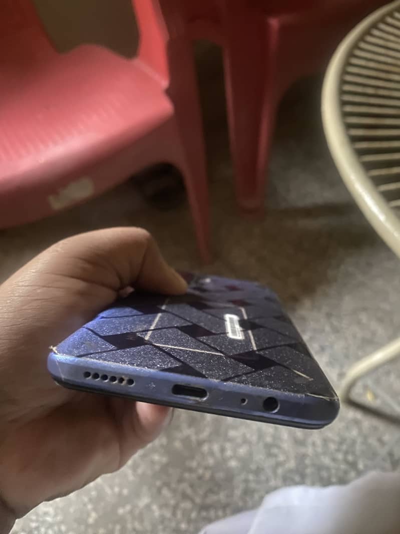 Huawei Nova Y71 0