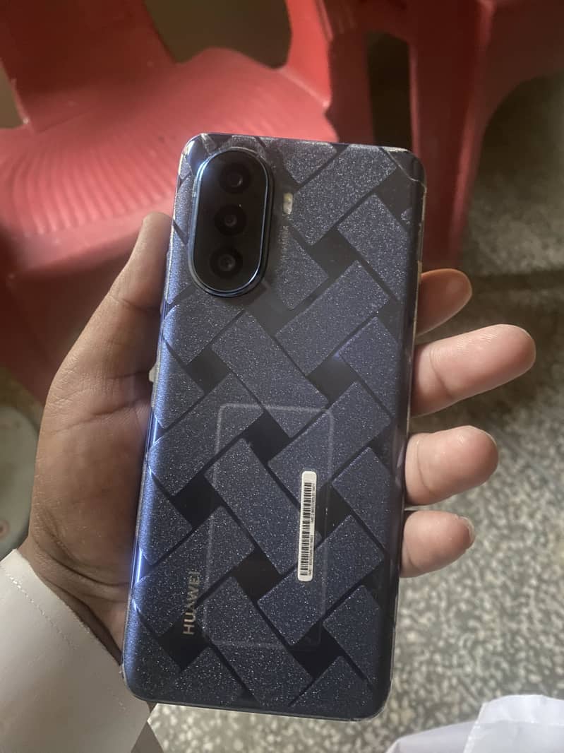 Huawei Nova Y71 4