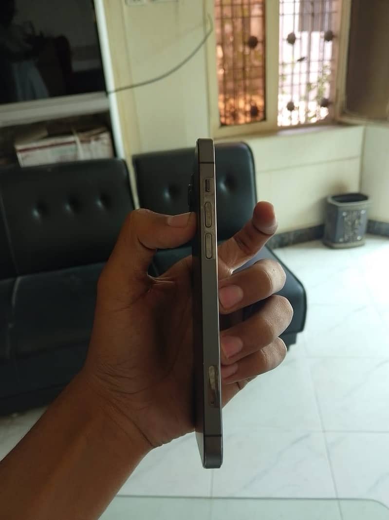 Apple iPhone 12 Pro 1