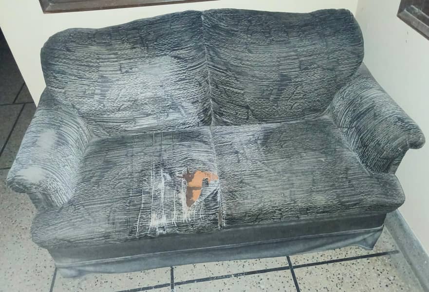4 Seater Sofa Set with Table 0