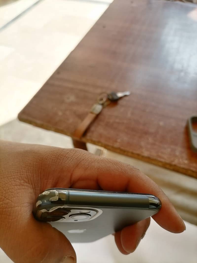 Apple iPhone 11 Pro 1