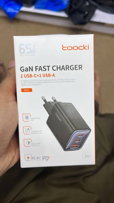 Tooki 65w Three Ports Adopter (03259474755)