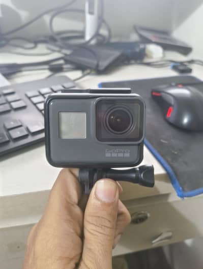 GoPro HERO5 Action Camera with 64GB Memory Card