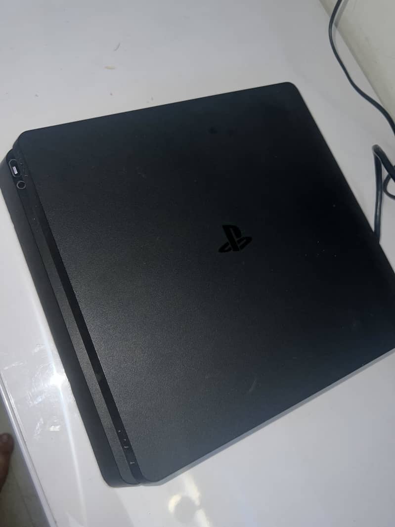 PS4 SLIM 0