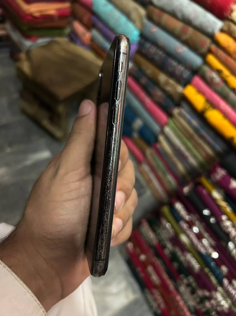 Apple iPhone X 0