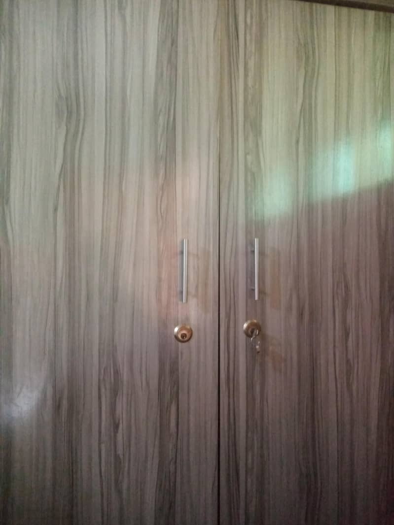wardrobe 0