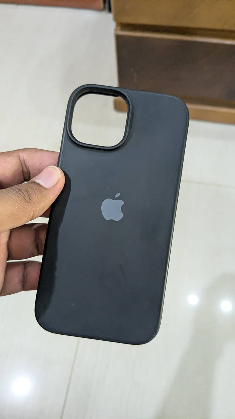 Apple iPhone 13 5