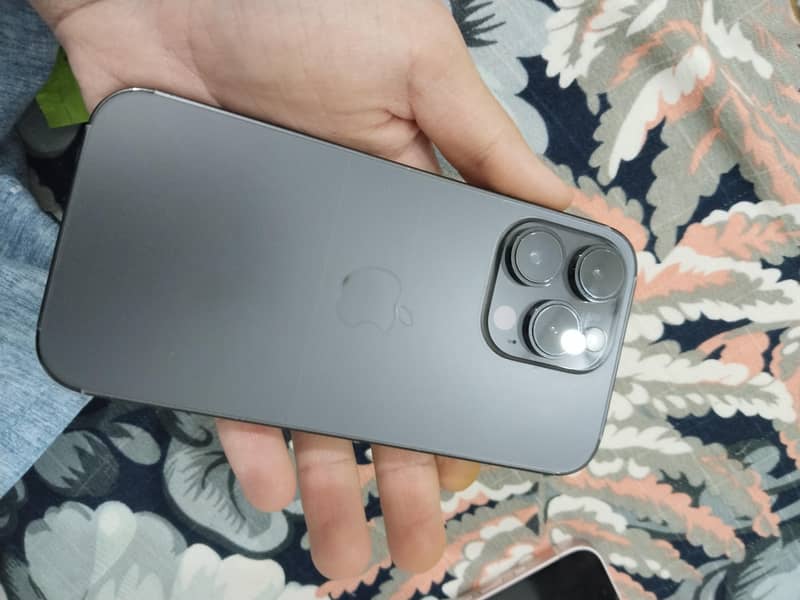 Apple iPhone 14 Pro 0