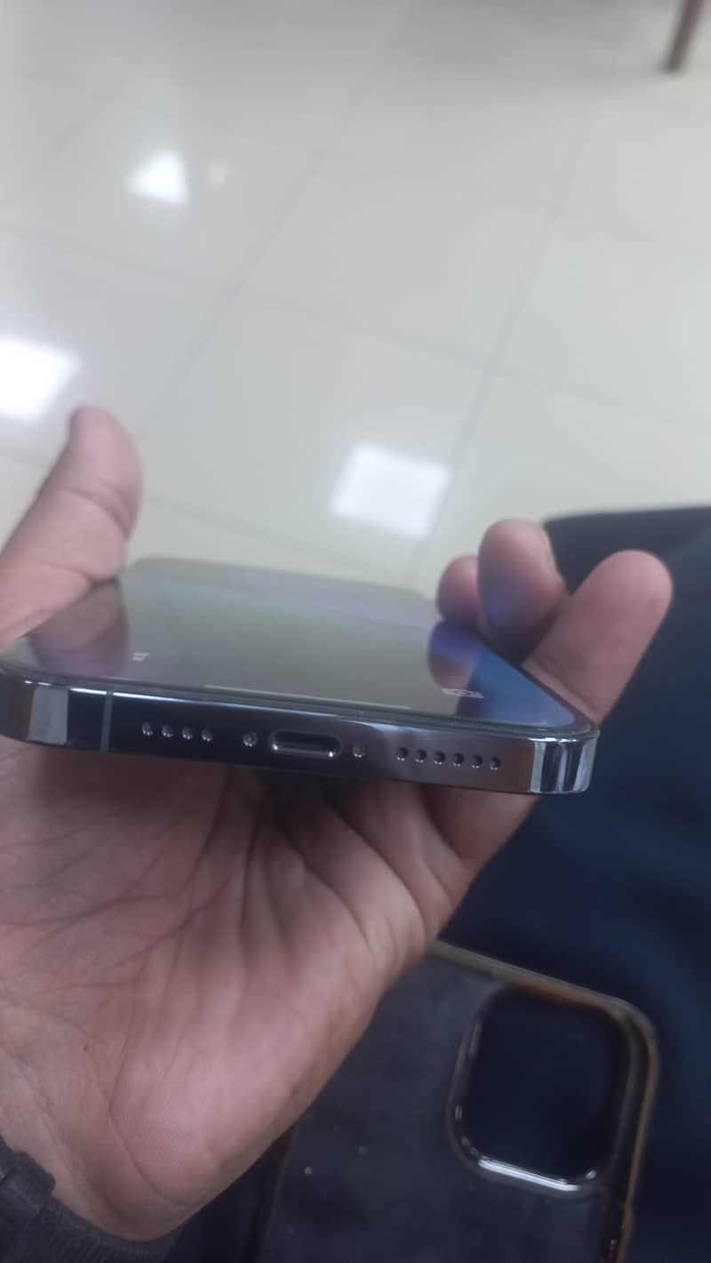 Apple iPhone 13 Pro Max 5