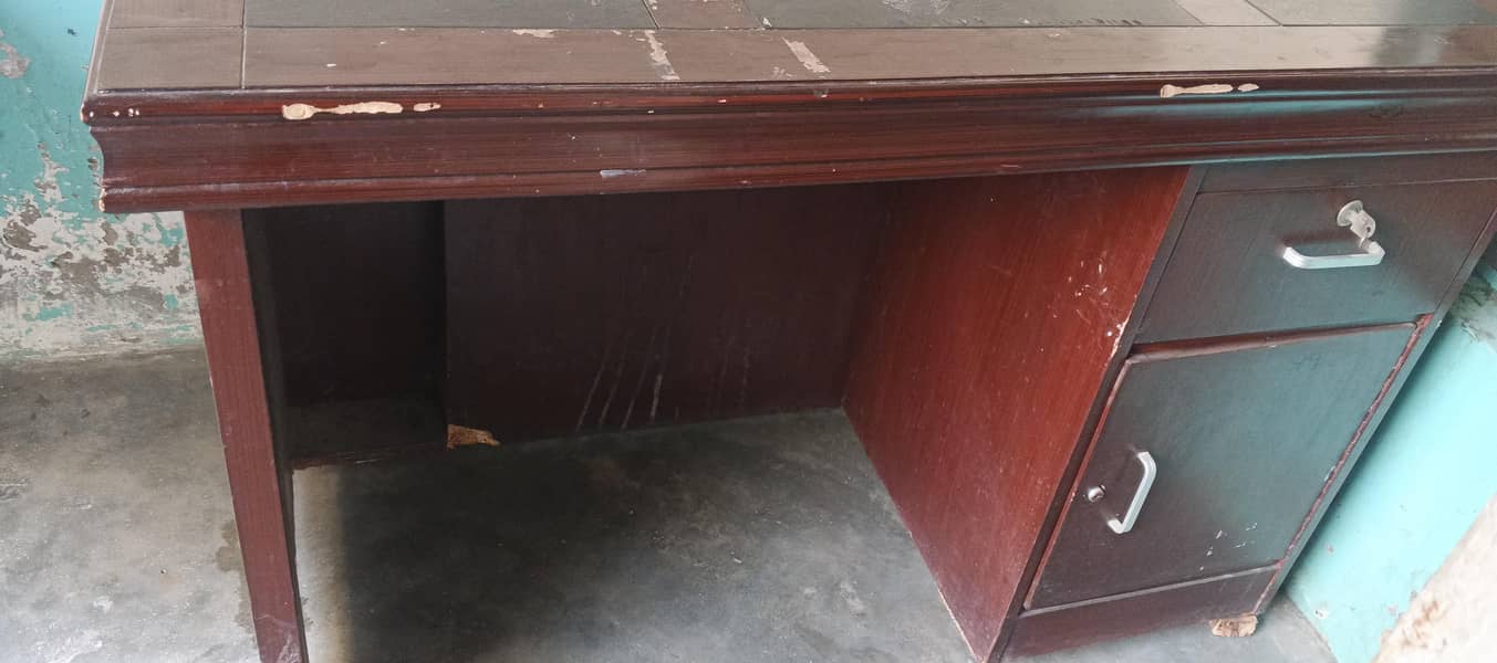 Computer Table 1