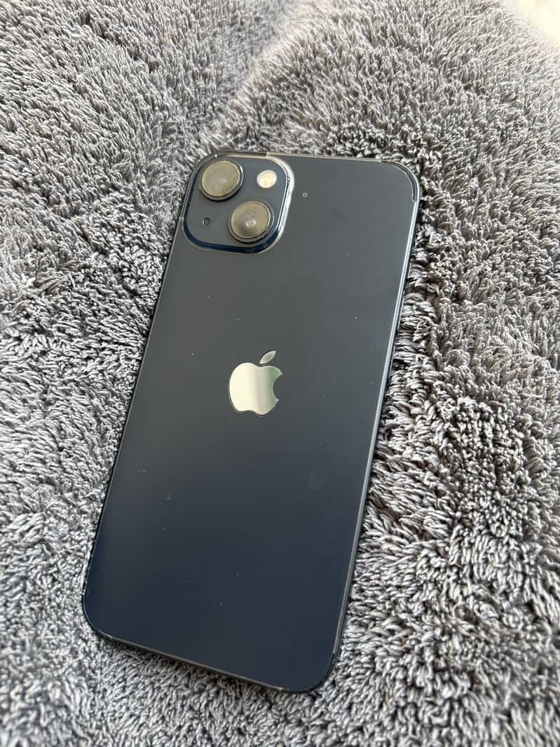 Apple iPhone 13 0