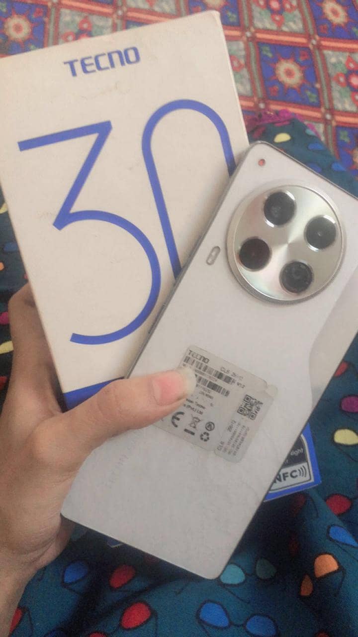 Tecno CAMON 30 0