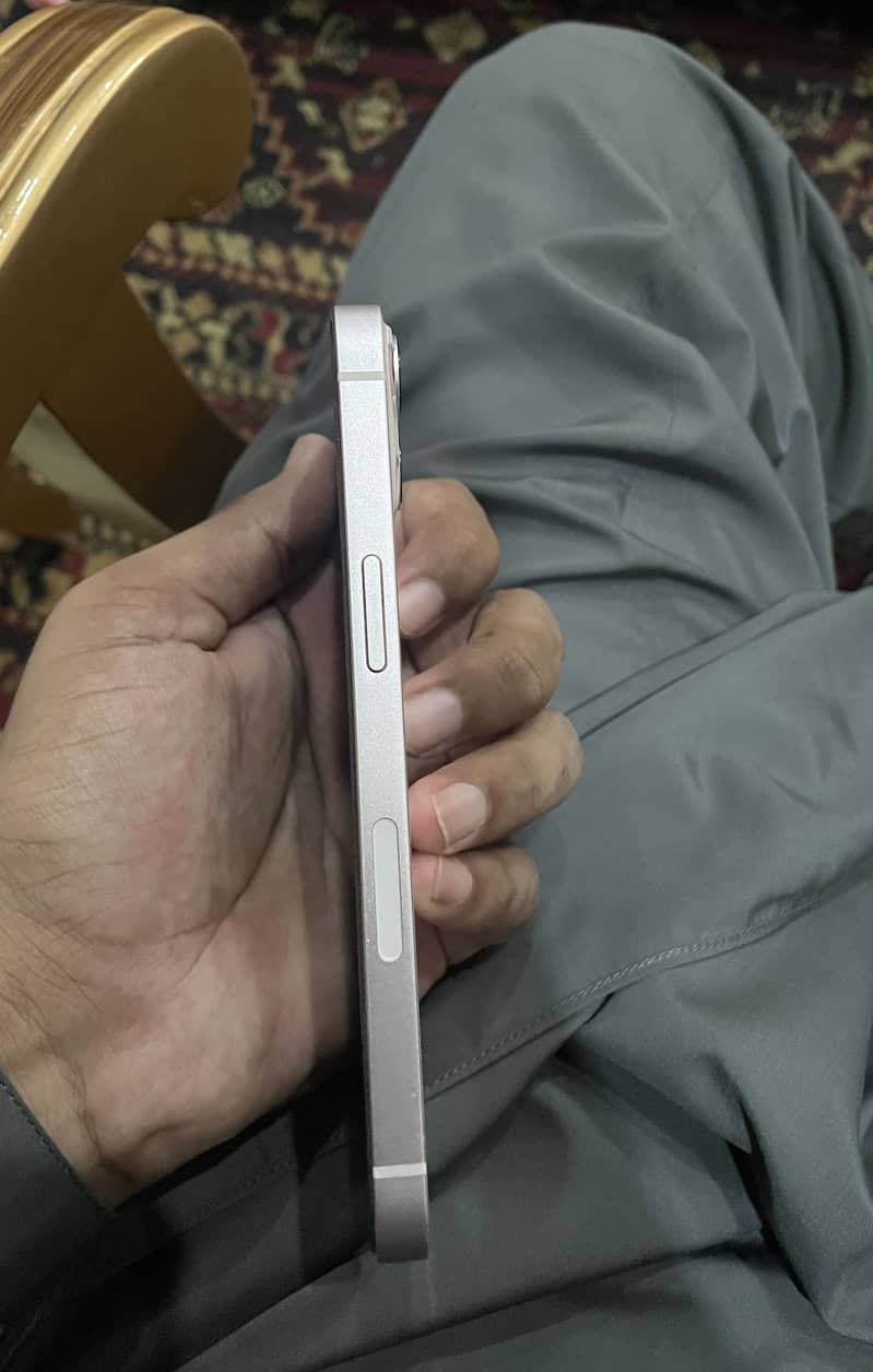 Apple iPhone 13 1