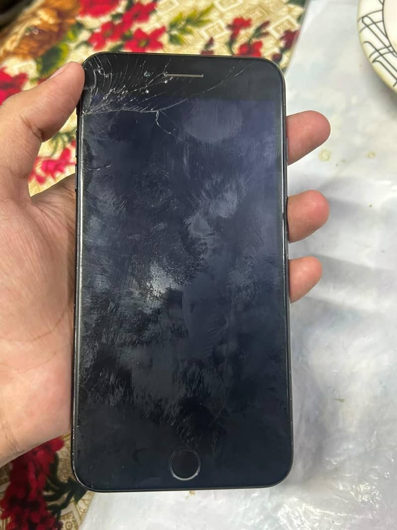 Apple iPhone 7 Plus 6