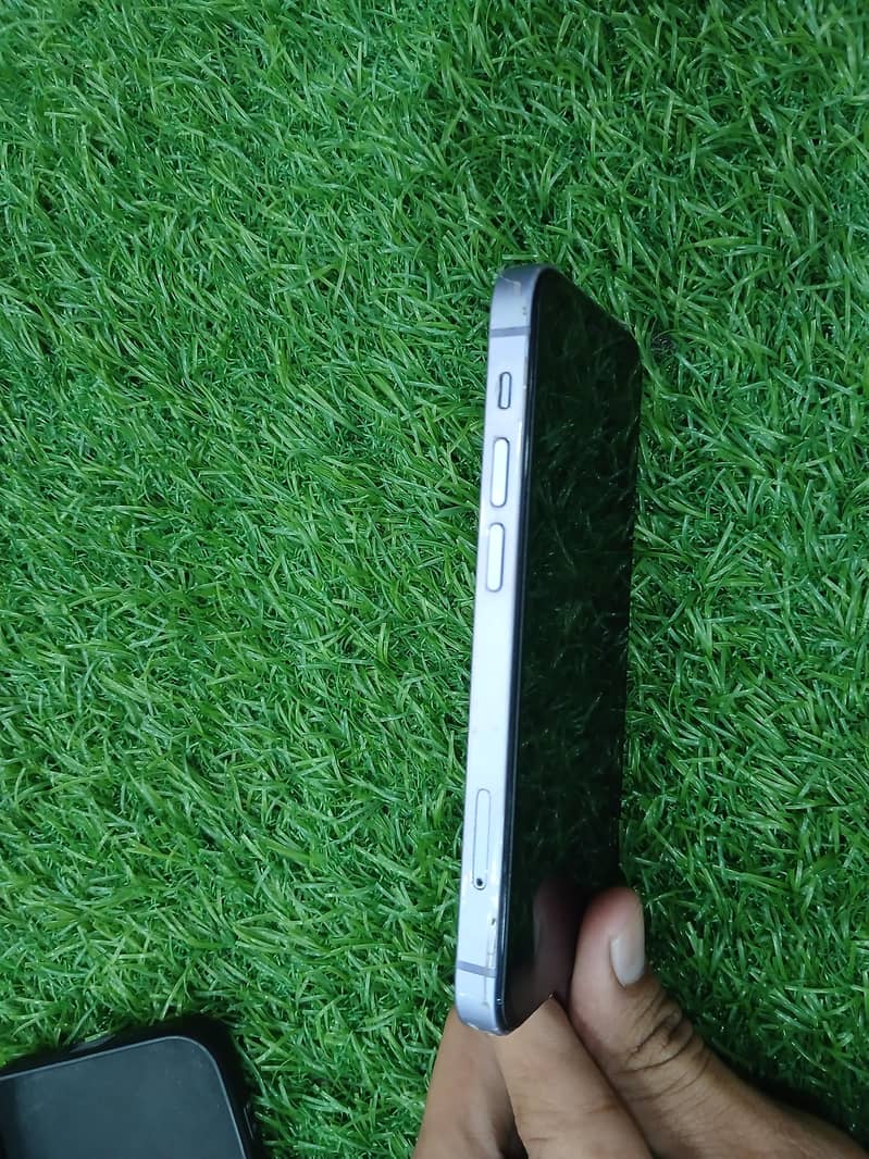 Apple iPhone 12 mini 1