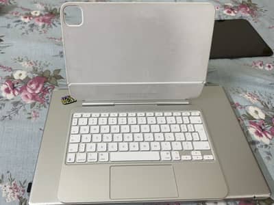 Apple Magic Keyboard for iPad Pro 11" M4 / M5 (Model A2975) – White