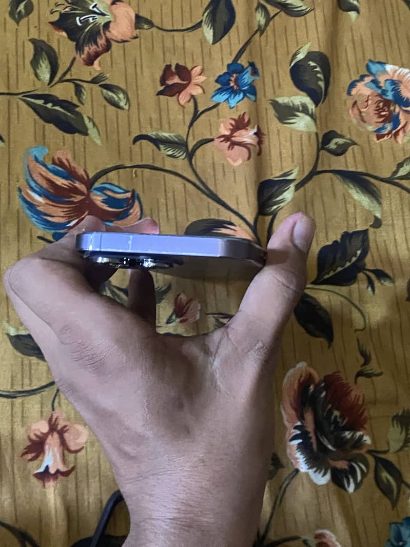 Apple iPhone 14 Pro Max 1