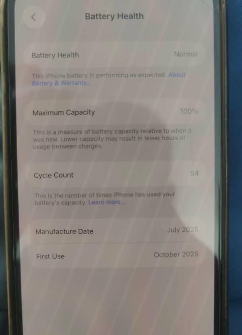 Apple iPhone 16e 3