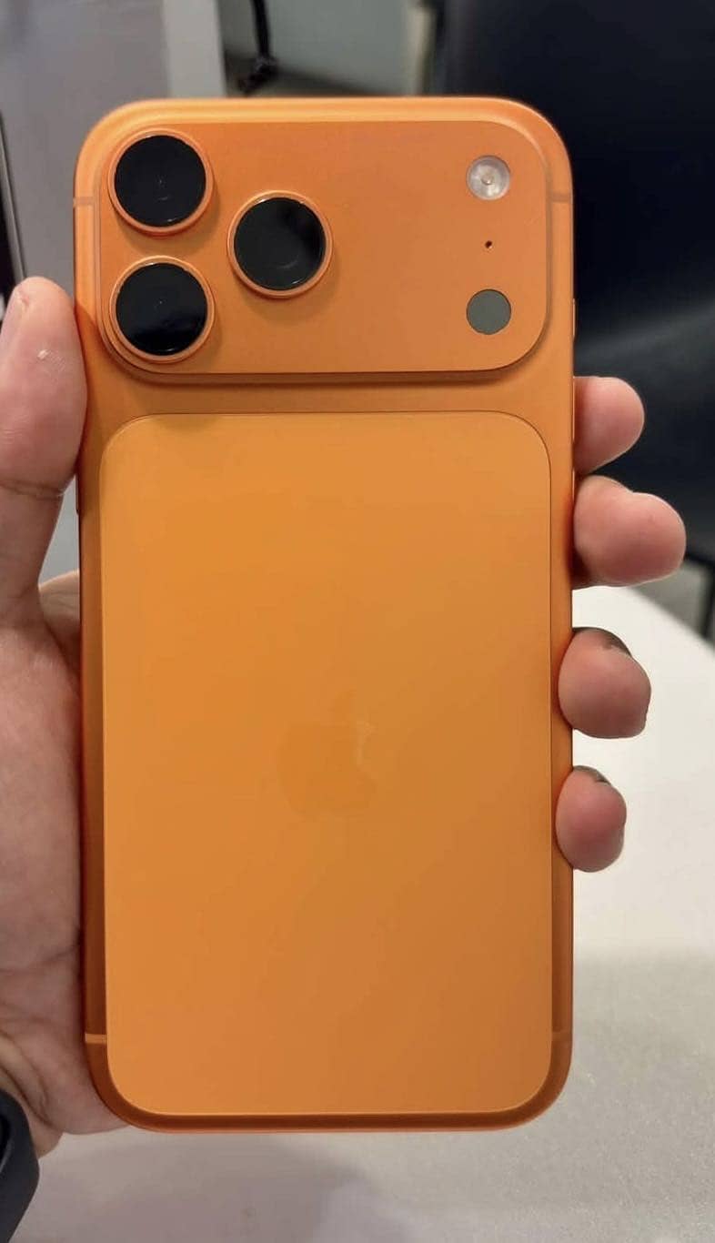 Apple iPhone 17 Pro Max 4