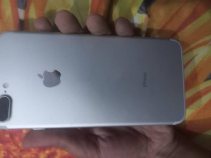 Apple iPhone 7 Plus 0