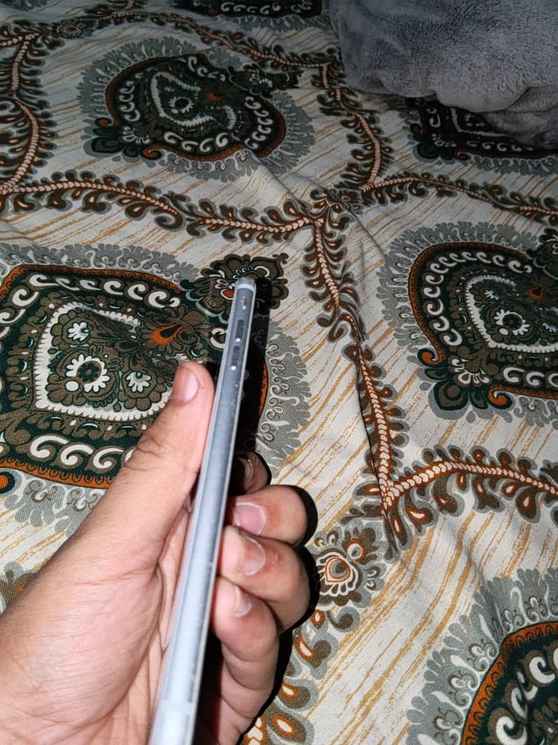 Apple iPhone 8 Plus 5