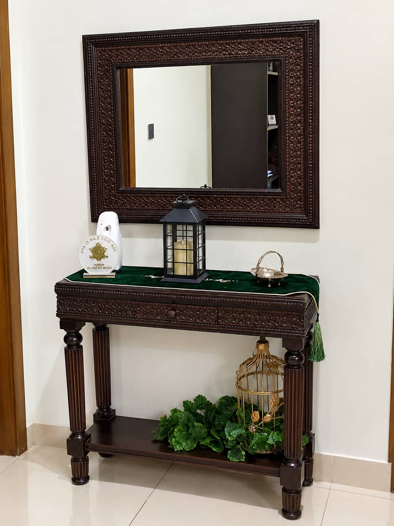Console Table with mirror - Good condition 0