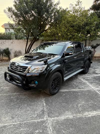 2013 Toyota Hilux Invincible