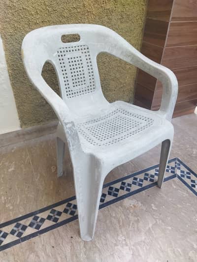 Plastic chair used condition 6 piece