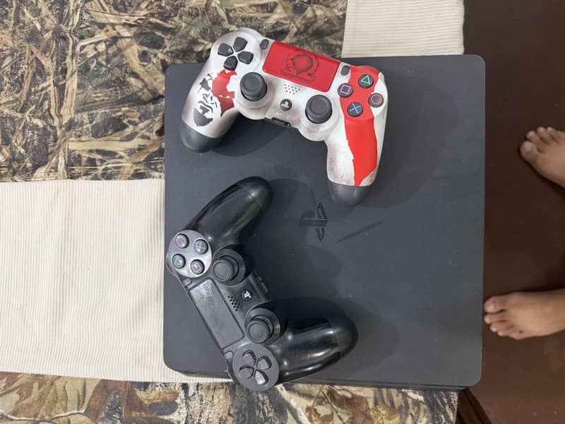 Ps4 slim new 0