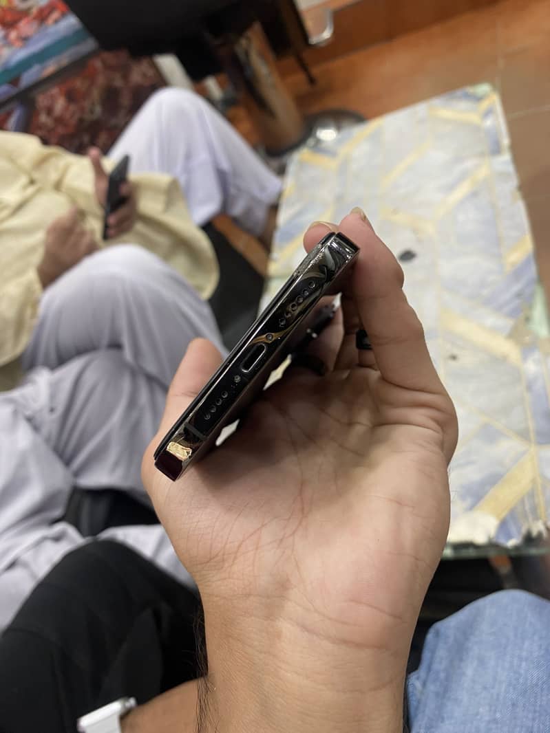 Apple iPhone 12 Pro Max 1