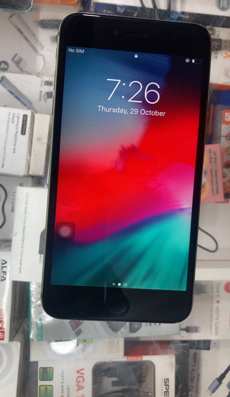 Apple iPhone 6S Plus 0