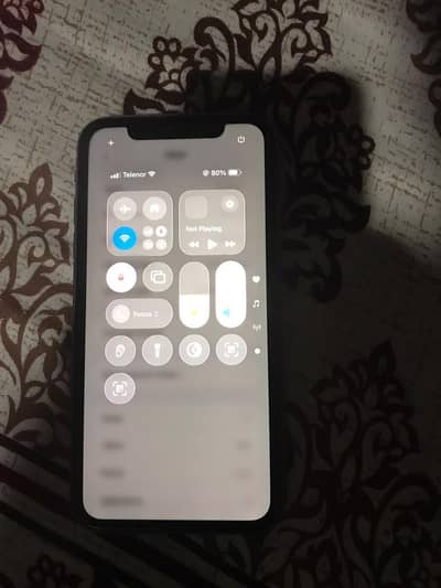 iPhone 11  condition 10/10 battery 82 whstapp 03155298407