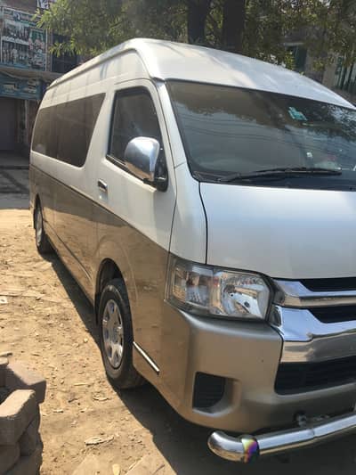 Toyota hiace grand cabin 224