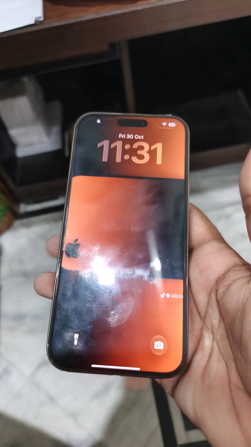 Apple iPhone 16 Pro Max 6