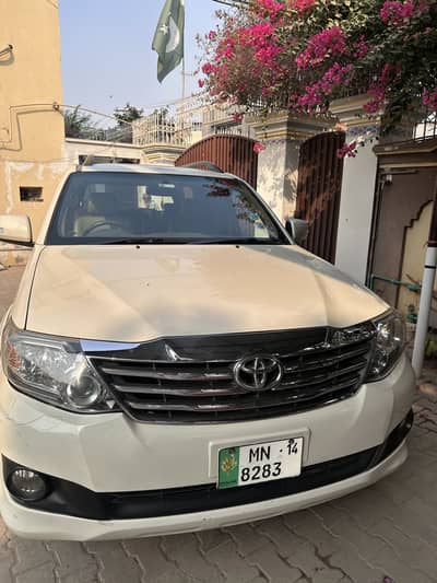 Toyota Fortuner 2014