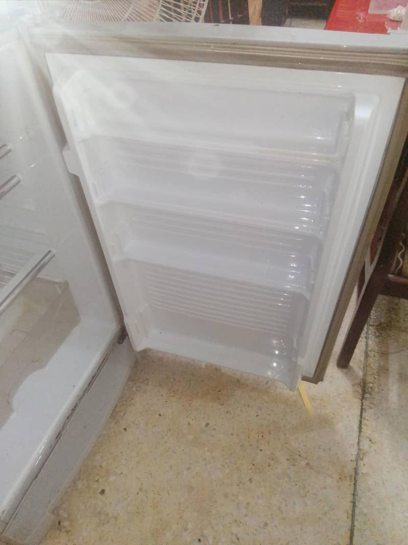 Dawlance fridge good condition. 0