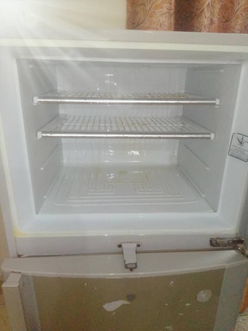 Dawlance fridge good condition. 6