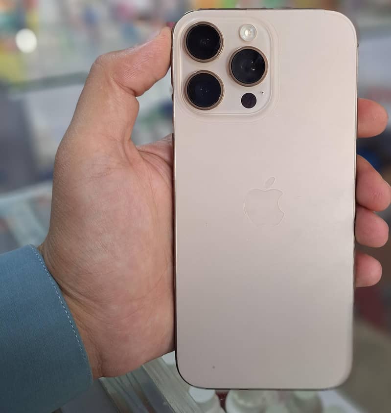 Apple iPhone 16 Pro Max 0
