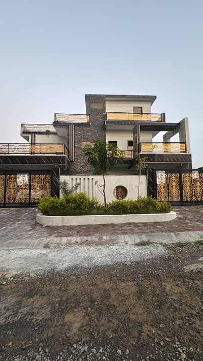Spacious 1 Kanal House Available For sale In MPCHS - Block C