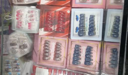 Stylish Artificial Nails -Reusable &Easy to Apply _12 Designs