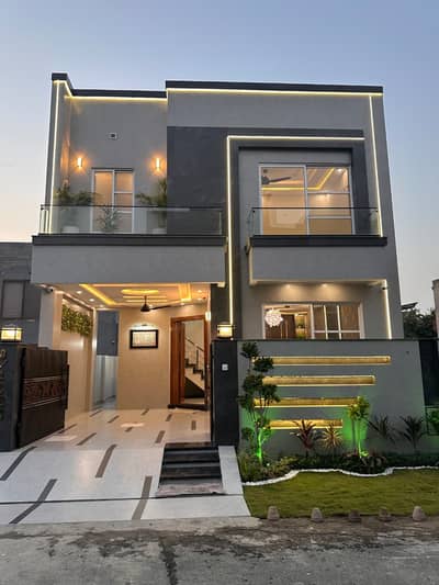 5 MARLA BRAND NEW HOUSE AVAILABLE FOR SALE IN DHA 9 TOWN IN REASONABLE PRICE