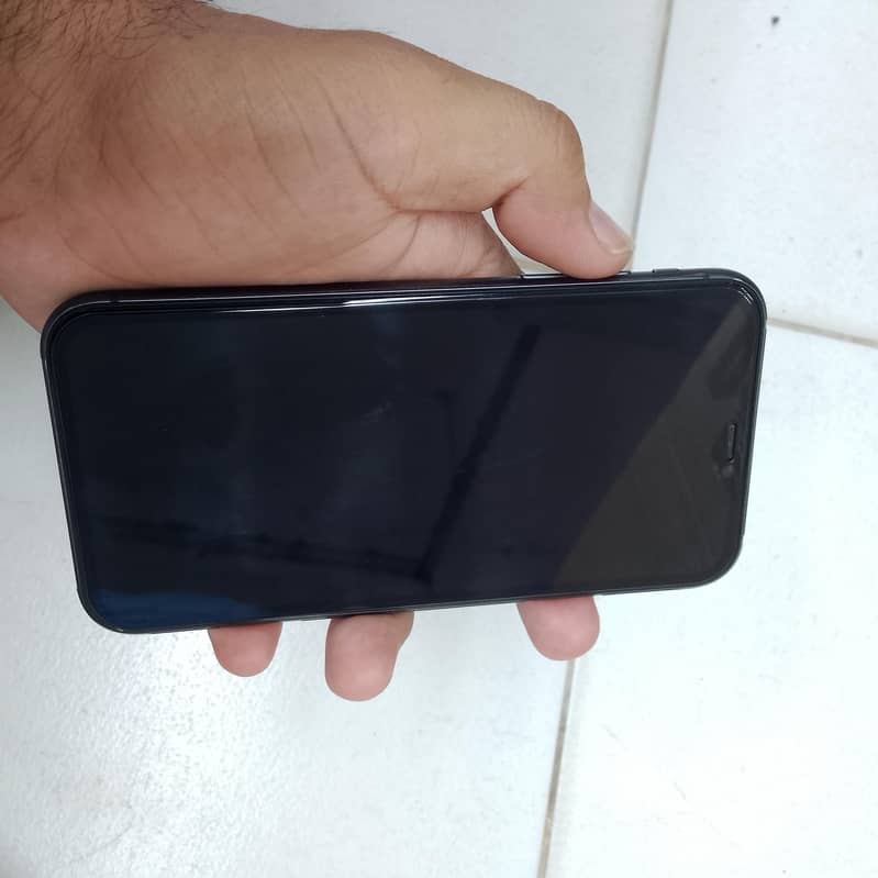 Apple iPhone 11 0