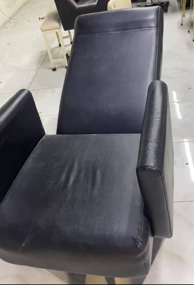 2 Mani Pedi Salon Chairs and 4 Mirrors