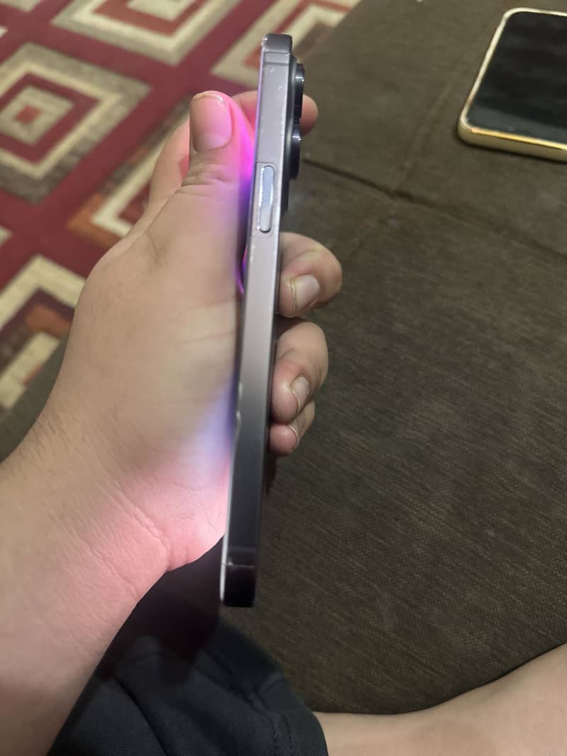 Apple iPhone 14 Pro Max 6