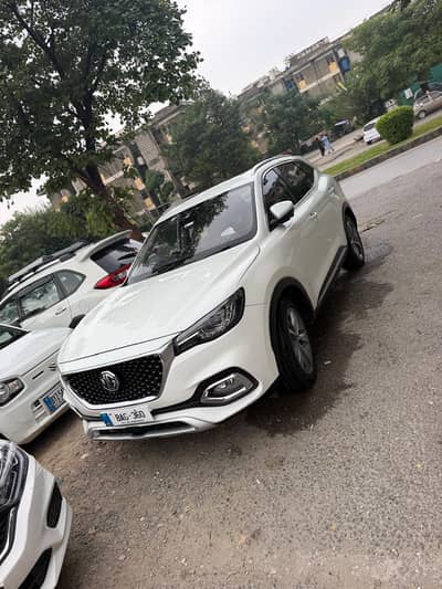 MG HS 2021