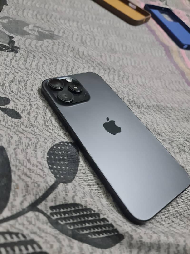 Apple iPhone 16 Pro Max 0